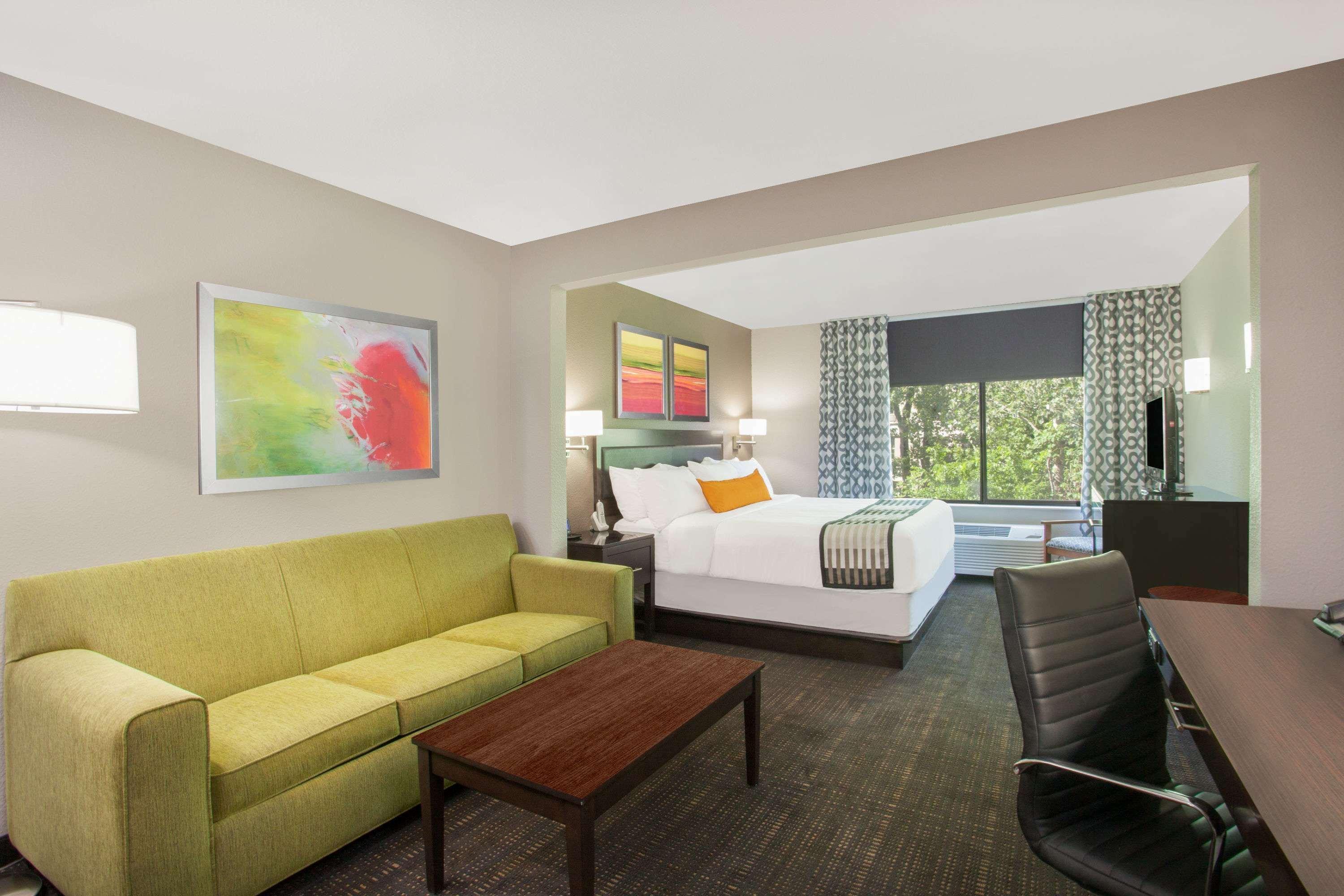 Wingate By Wyndham Columbia Hotel Exterior photo